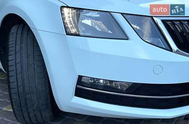 Універсал Skoda Octavia 2018 в  фото 17 Універсал Skoda Octavia 2018 в