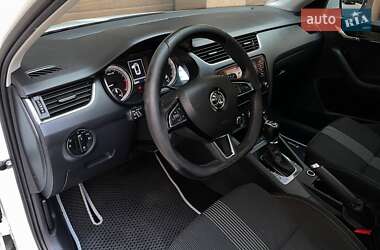 Універсал Skoda Octavia 2018 в  фото 61 Універсал Skoda Octavia 2018 в