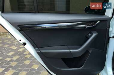 Універсал Skoda Octavia 2018 в  фото 84 Універсал Skoda Octavia 2018 в