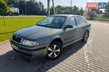 Лифтбек Skoda Octavia 2002 в Мостиске