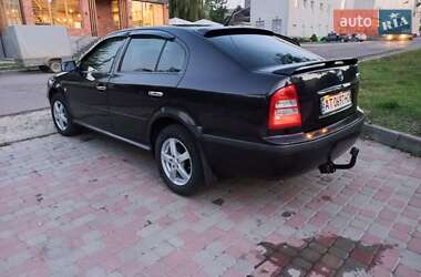 Лифтбек Skoda Octavia 2005 в Бурштыне