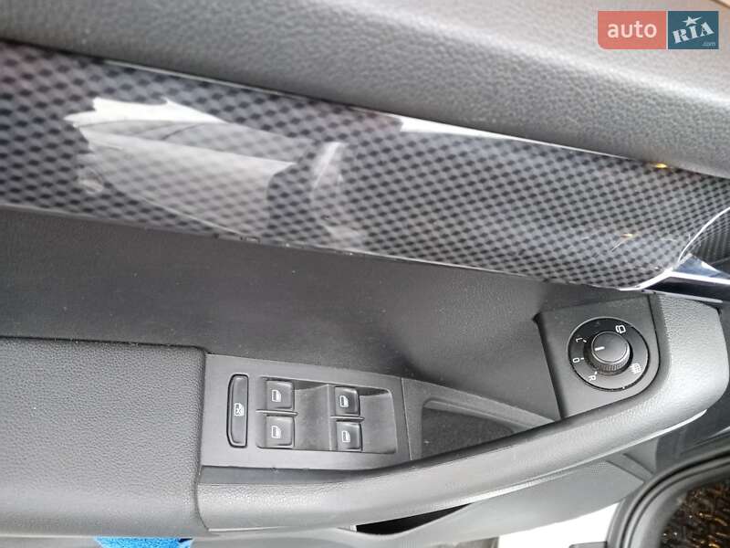 Універсал Skoda Octavia 2014 в Ужгороді