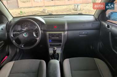 Лифтбек Skoda Octavia 2003 в Умани