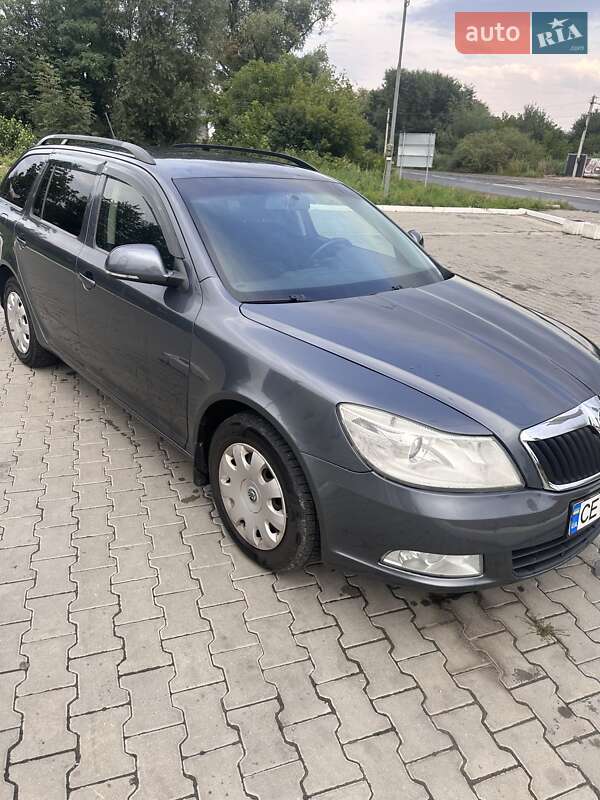 Універсал Skoda Octavia 2012 в Чернівцях