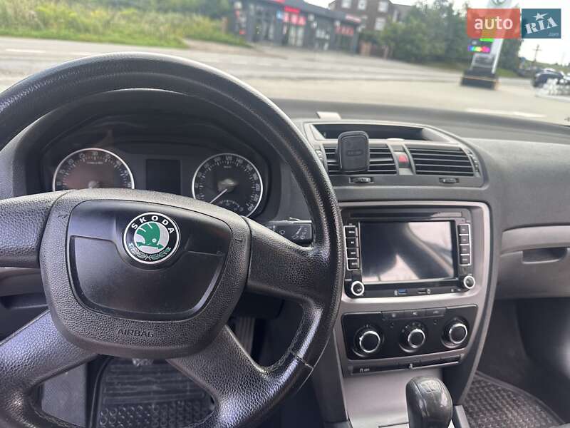 Універсал Skoda Octavia 2012 в Чернівцях