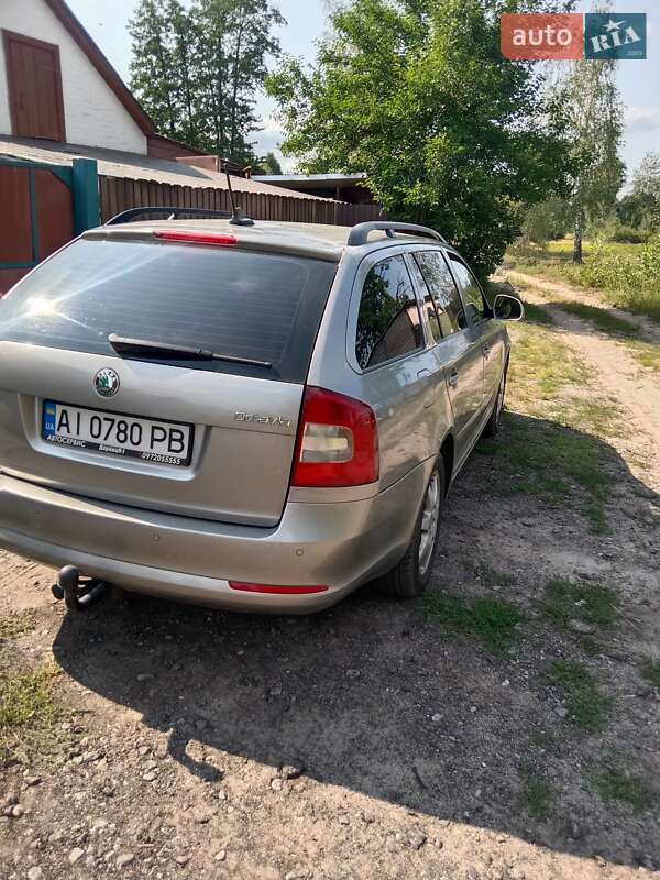 Универсал Skoda Octavia 2012 в Вышгороде