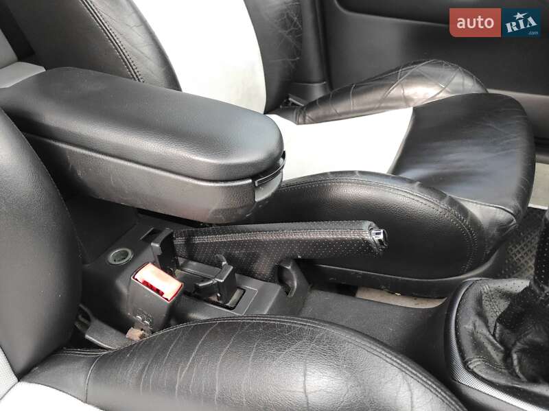 Лифтбек Skoda Octavia 2002 в Днепре