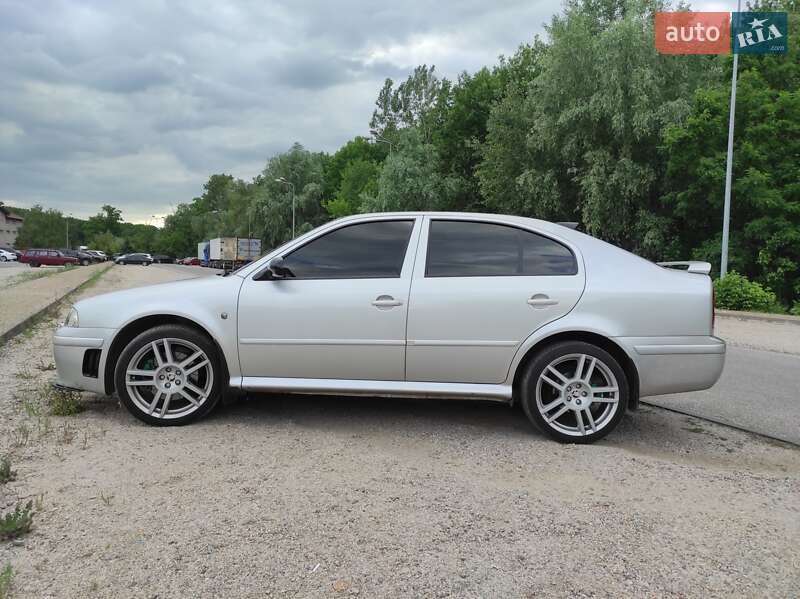 Лифтбек Skoda Octavia 2002 в Днепре