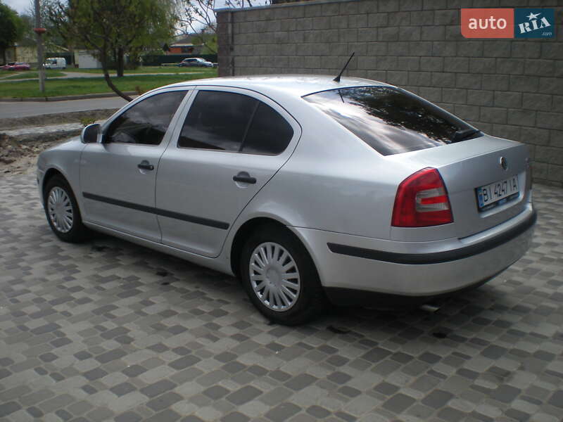 Лифтбек Skoda Octavia 2011 в Гадяче
