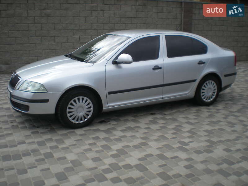 Лифтбек Skoda Octavia 2011 в Гадяче