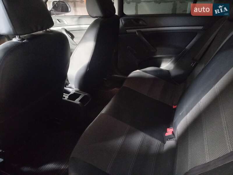 Лифтбек Skoda Octavia 2011 в Гадяче