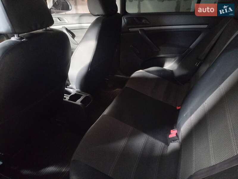 Лифтбек Skoda Octavia 2011 в Гадяче