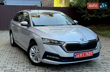 Універсал Skoda Octavia 2022 в Ужгороді