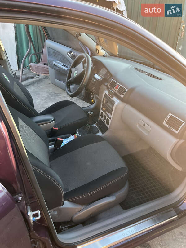 Лифтбек Skoda Octavia 1999 в Запорожье