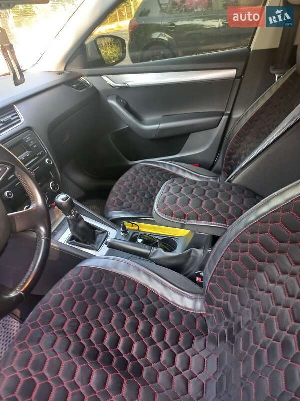 Универсал Skoda Octavia 2014 в Ильинцах