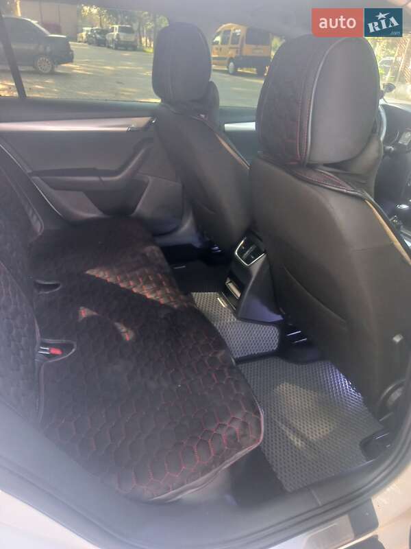 Универсал Skoda Octavia 2014 в Ильинцах