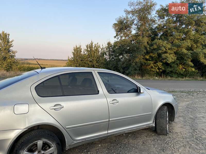 Лифтбек Skoda Octavia 2008 в Гайвороне