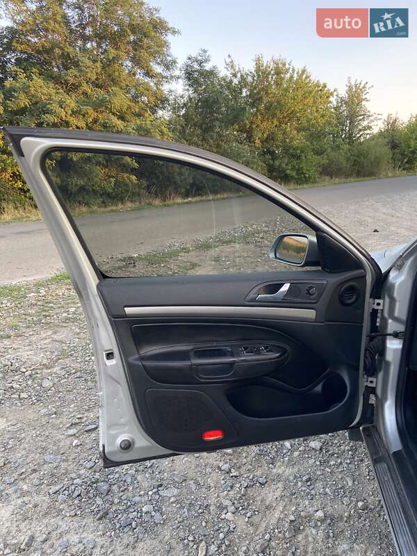 Лифтбек Skoda Octavia 2008 в Гайвороне
