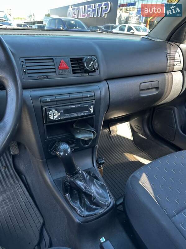 Ліфтбек Skoda Octavia 2002 в Чернігові