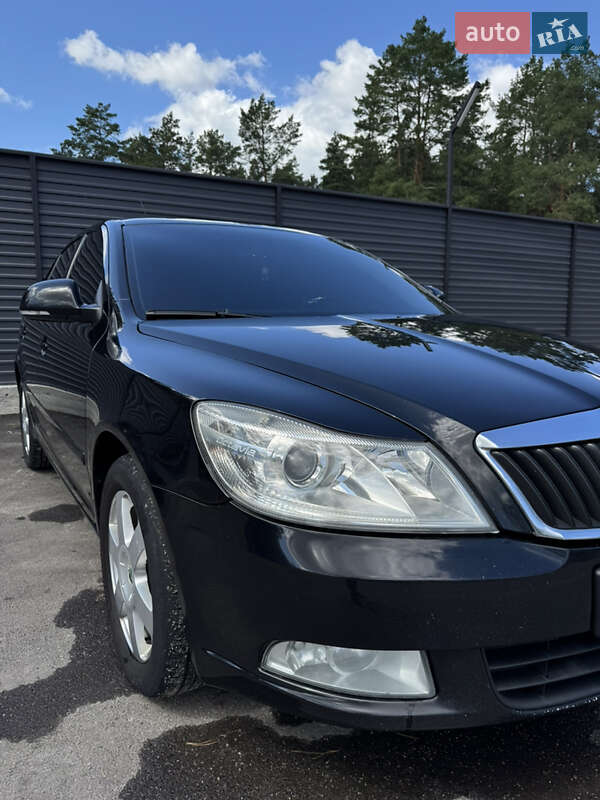 Лифтбек Skoda Octavia 2010 в Житомире