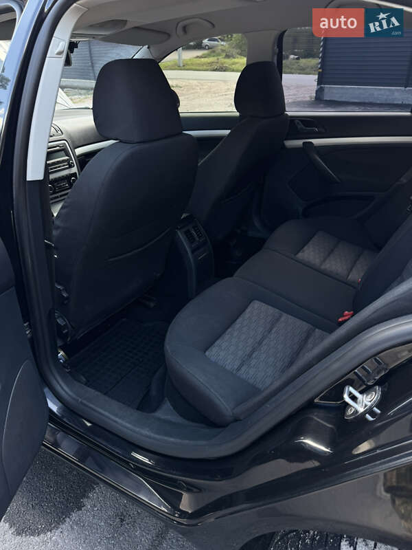Лифтбек Skoda Octavia 2010 в Житомире