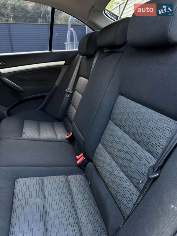 Лифтбек Skoda Octavia 2010 в Житомире