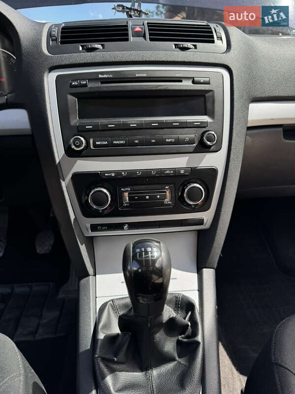 Лифтбек Skoda Octavia 2010 в Житомире