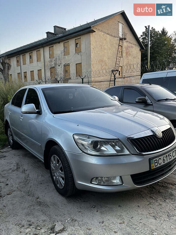 Лифтбек Skoda Octavia 2010 в Львове