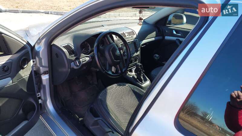 Лифтбек Skoda Octavia 2012 в Зенькове