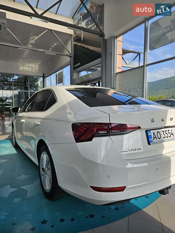 Ліфтбек Skoda Octavia 2020 в Хусті