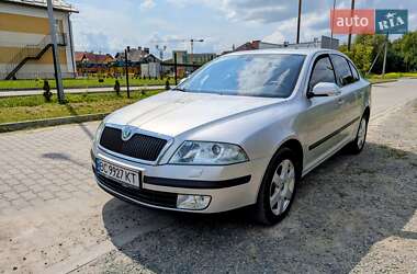 Лифтбек Skoda Octavia 2006 в Городке