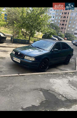Лифтбек Skoda Octavia 1998 в Киеве