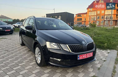 Универсал Skoda Octavia 2017 в Староконстантинове