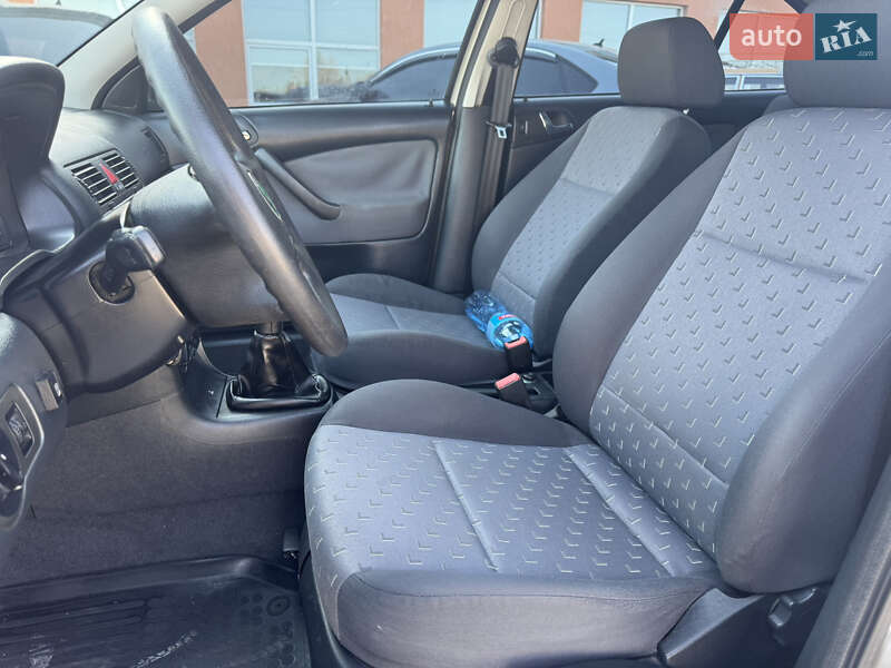 Лифтбек Skoda Octavia 2005 в Каменском