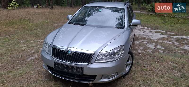 Универсал Skoda Octavia 2012 в Остроге