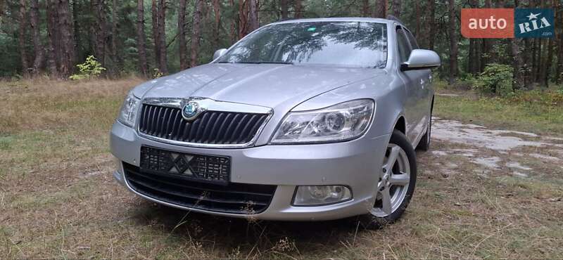 Универсал Skoda Octavia 2012 в Остроге
