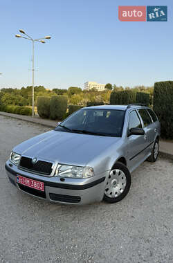 Универсал Skoda Octavia 2010 в 
