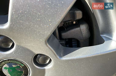 Лифтбек Skoda Octavia 2012 в 