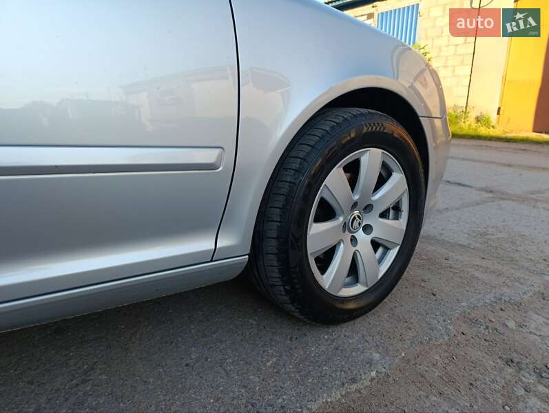 Ліфтбек Skoda Octavia 2012 в Коростені