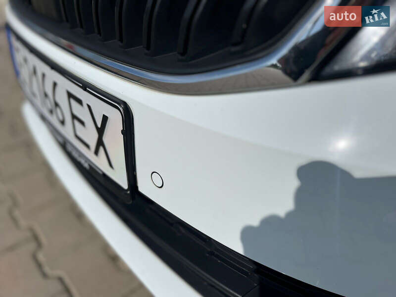 Універсал Skoda Octavia 2017 в Чернівцях