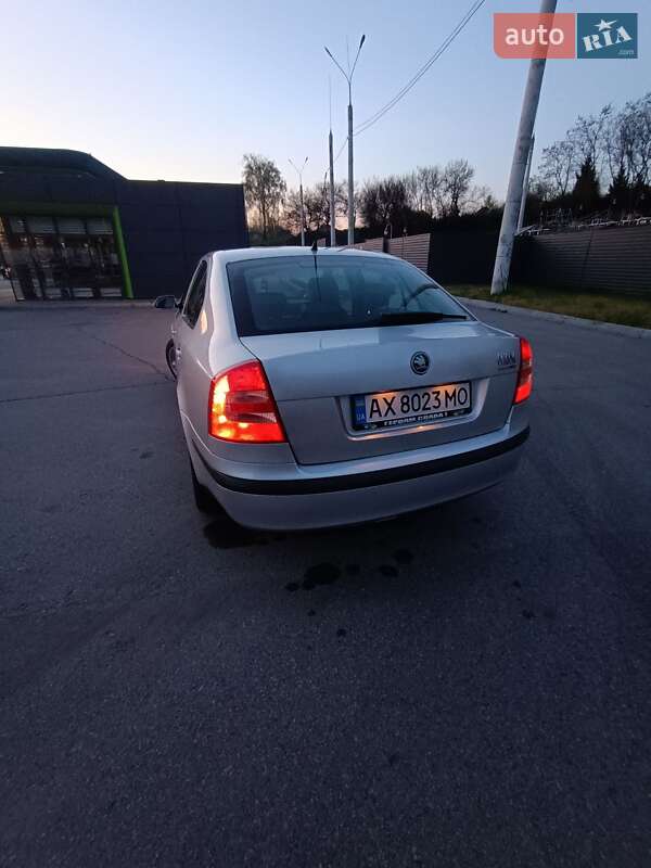 Ліфтбек Skoda Octavia 2004 в Харкові