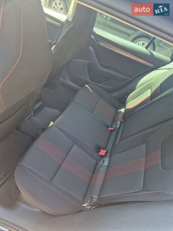 Універсал Skoda Octavia 2017 в Лозовій