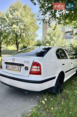 Лифтбек Skoda Octavia 2002 в 