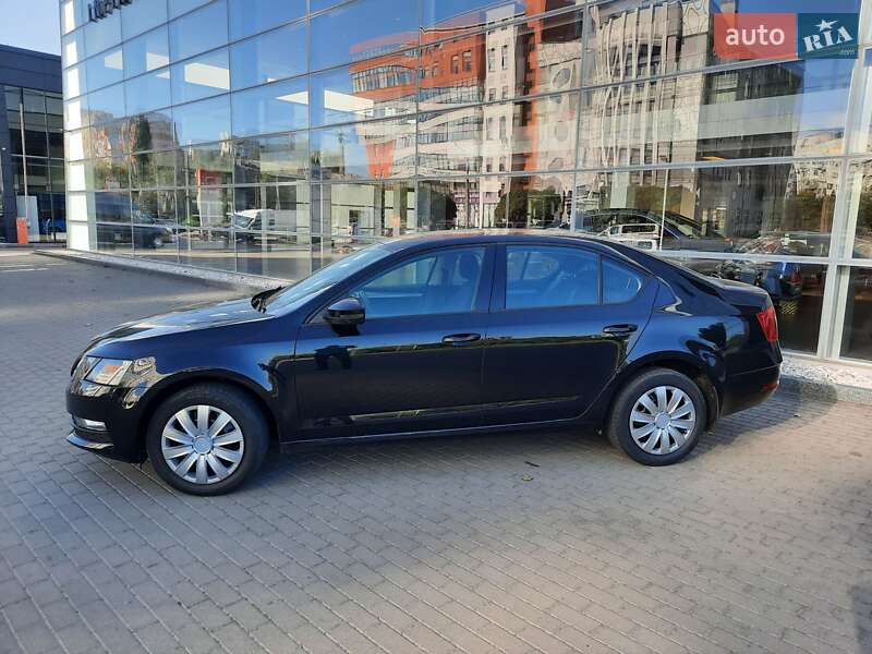 Лифтбек Skoda Octavia 2017 в Хмельницком
