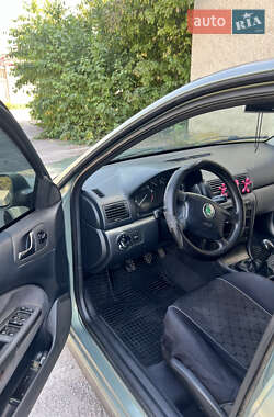 Лифтбек Skoda Octavia 2001 в 