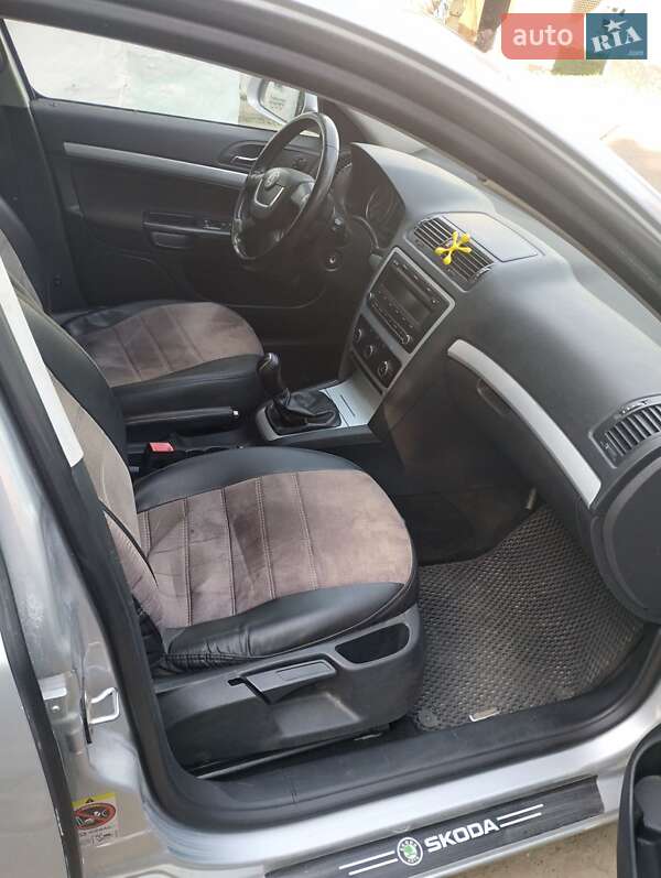 Універсал Skoda Octavia 2010 в Деражні