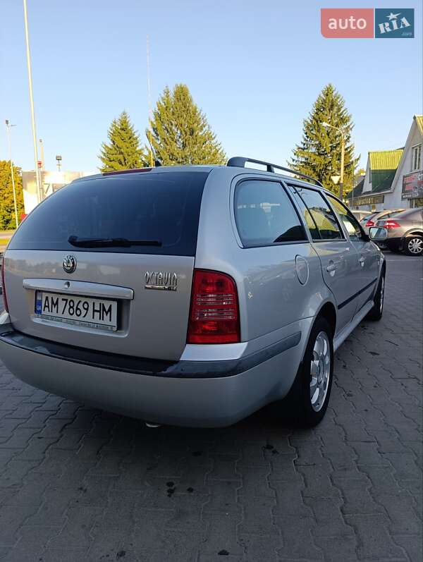 Универсал Skoda Octavia 2003 в Звягеле