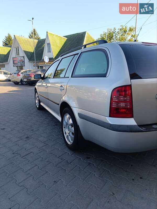 Универсал Skoda Octavia 2003 в Звягеле