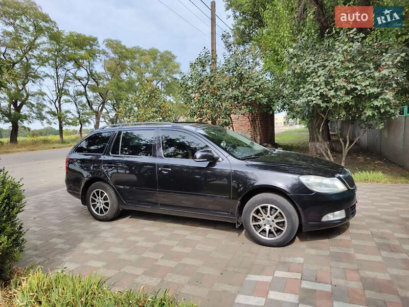 Універсал Skoda Octavia 2010 в Дніпрі