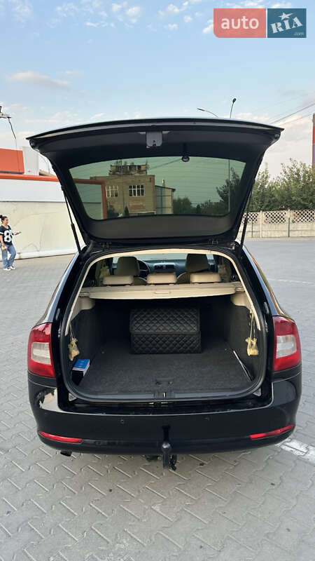 Універсал Skoda Octavia 2012 в Чернівцях